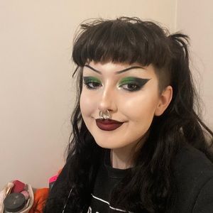 Meet your Posher, Eloise